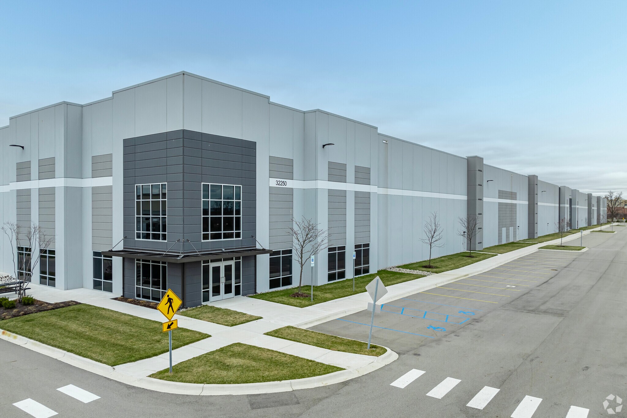 32250 Smith Rd, Romulus, MI for lease Primary Photo- Image 1 of 7