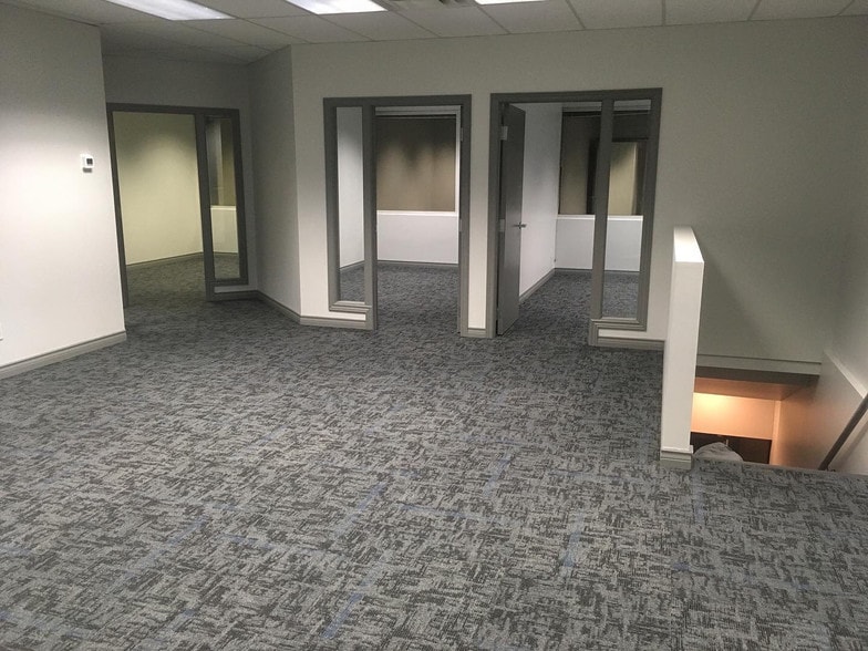 2601 Matheson Blvd E, Mississauga, ON for lease - Interior Photo - Image 2 of 19