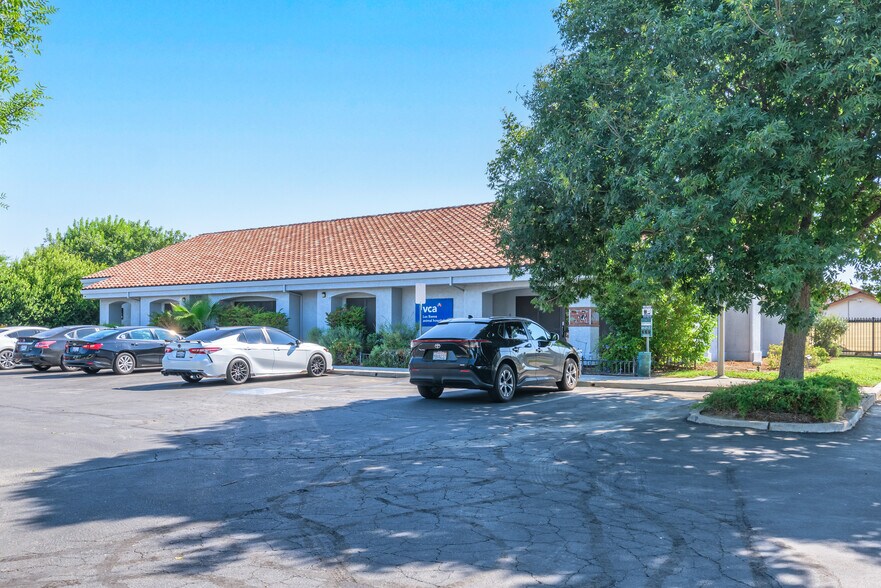 1900 E Pacheco Blvd, Los Banos, CA for sale - Building Photo - Image 1 of 1