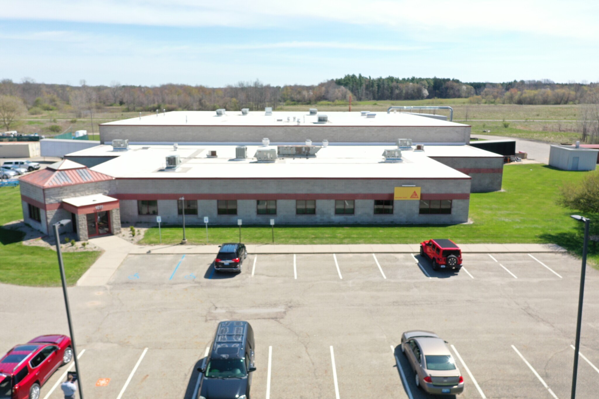 1611 Hults Dr, Eaton Rapids, MI for sale Building Photo- Image 1 of 1