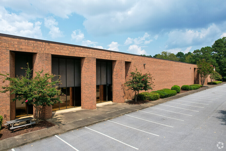 5305 Fulton Industrial Blvd SW, Atlanta, GA for lease - Primary Photo - Image 1 of 6