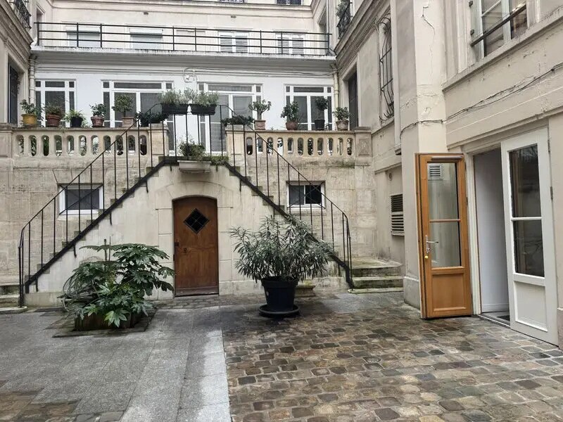 Office in Paris for lease Building Photo- Image 1 of 15