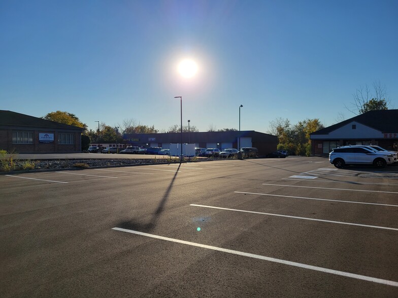 4770 S Emerson Ave, Indianapolis, IN for lease - Building Photo - Image 3 of 9