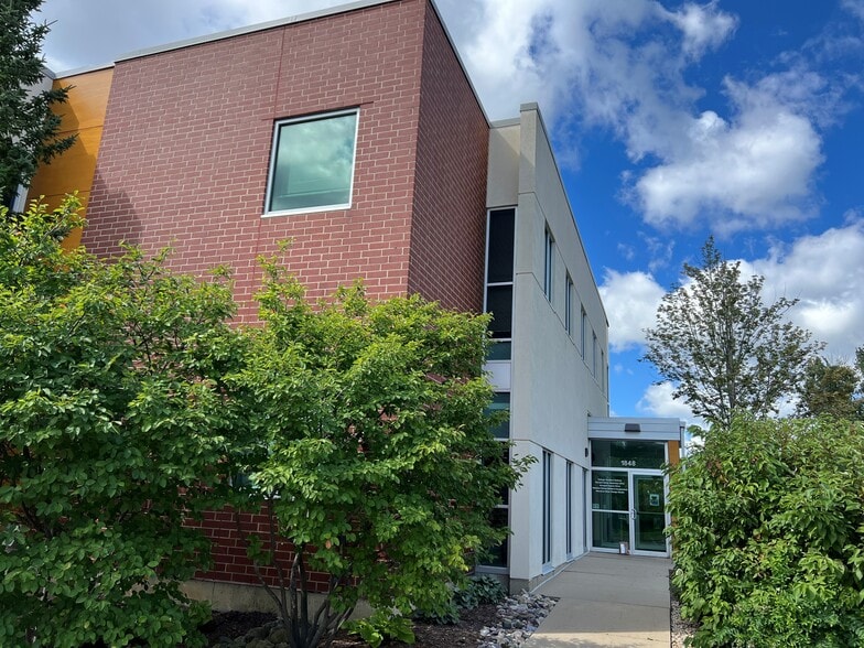 1848 Waldorf Blvd, Madison, WI for sale - Building Photo - Image 3 of 4