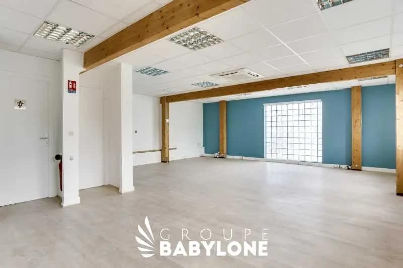 Office in Suresnes for lease - Building Photo - Image 3 of 12