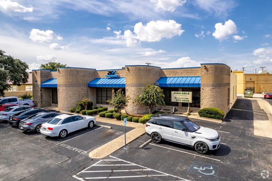 4710 Shavano Oak, San Antonio, TX for lease - Primary Photo - Image 1 of 8