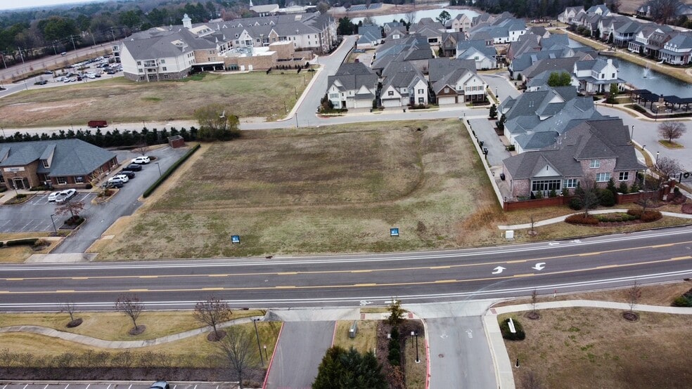 9960 Crooked Creek Dr, Collierville, TN for sale - Building Photo - Image 3 of 14