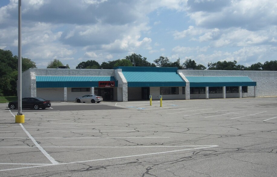 4425-4433 Logan Way, Youngstown, OH for lease - Building Photo - Image 1 of 6