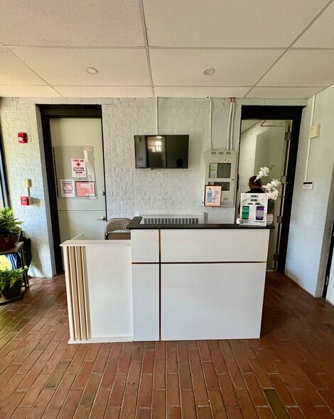 43 Jones Rd, Hamden, CT for sale - Building Photo - Image 2 of 12