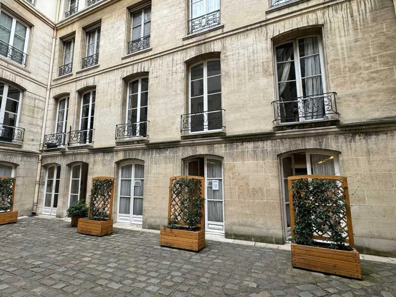 Office in Paris for sale - Building Photo - Image 3 of 13