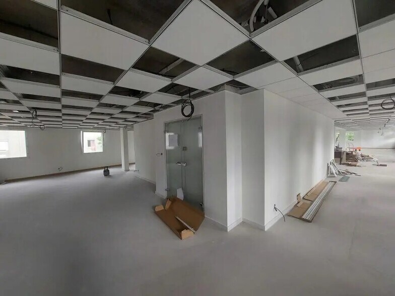 Office in Clermont-Ferrand for lease - Building Photo - Image 3 of 12