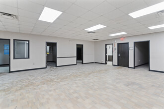 1300 Estes Dr SW, Atlanta, GA for lease Interior Photo- Image 1 of 3