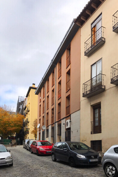 Multifamily in San Lorenzo de El Escorial, MAD for sale - Building Photo - Image 2 of 2