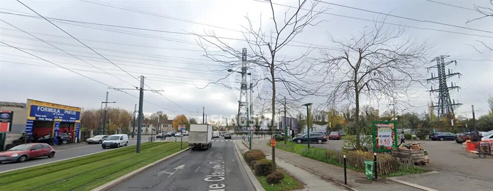 Retail in Épinay-sur-Seine for lease - Building Photo - Image 3 of 3