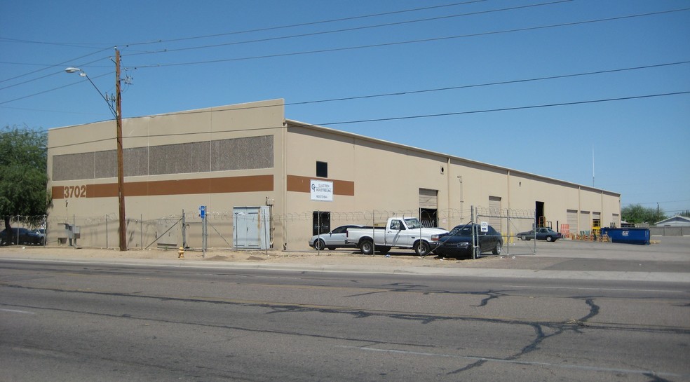 3702 W Buckeye Rd, Phoenix, AZ for lease - Primary Photo - Image 1 of 9