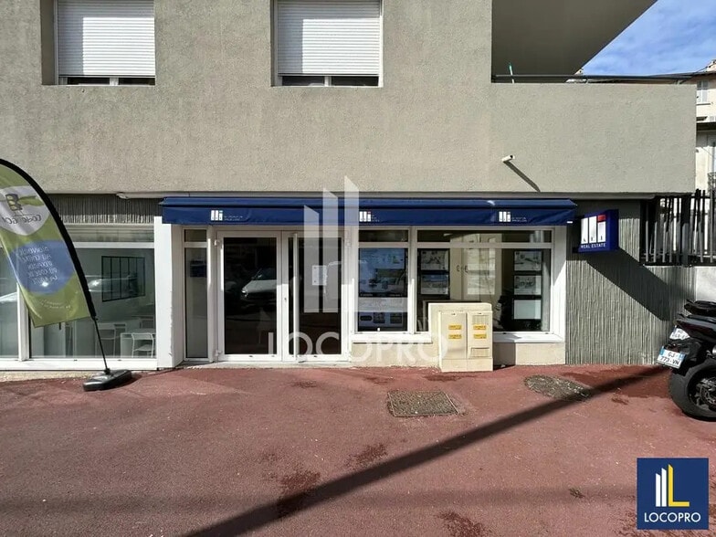 Retail in Le Cannet for lease - Building Photo - Image 1 of 6