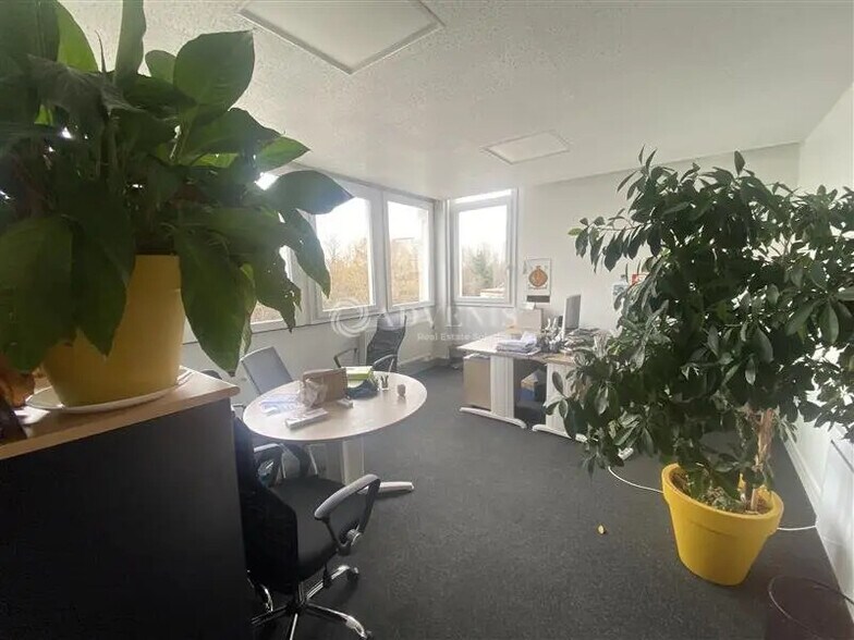 Office in Rosny-sous-Bois for lease - Interior Photo - Image 3 of 12