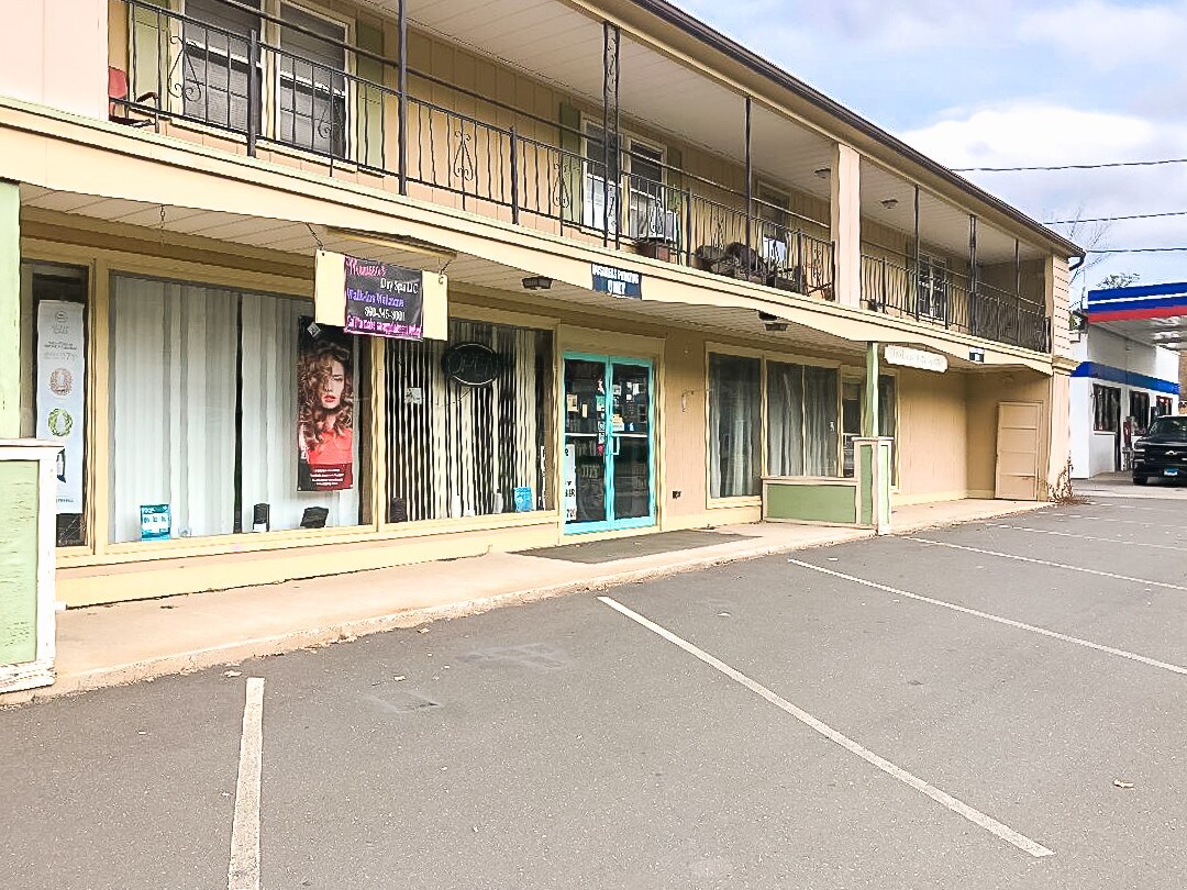 206 Saybrook Rd, Higganum, CT 06441