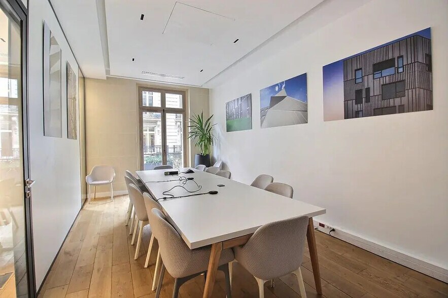Office in Paris for lease - Interior Photo - Image 3 of 9