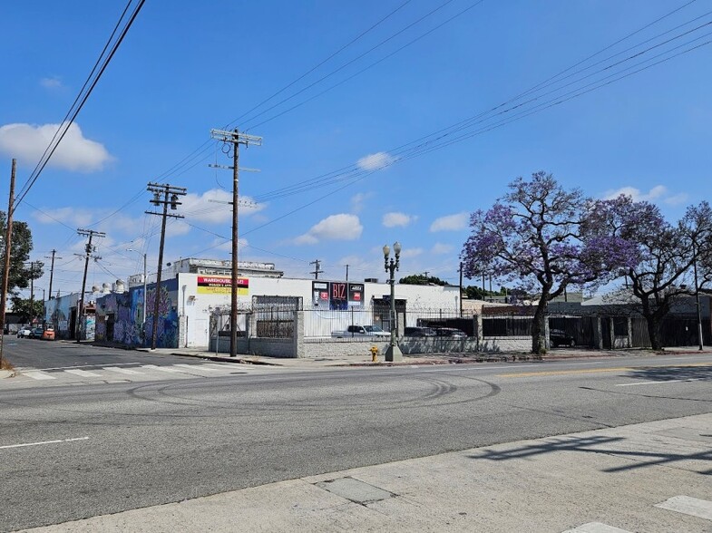 3300 S Broadway, Los Angeles, CA 90007 portfolio of 2 properties for sale on LoopNet.com - Building Photo - Image 3 of 33