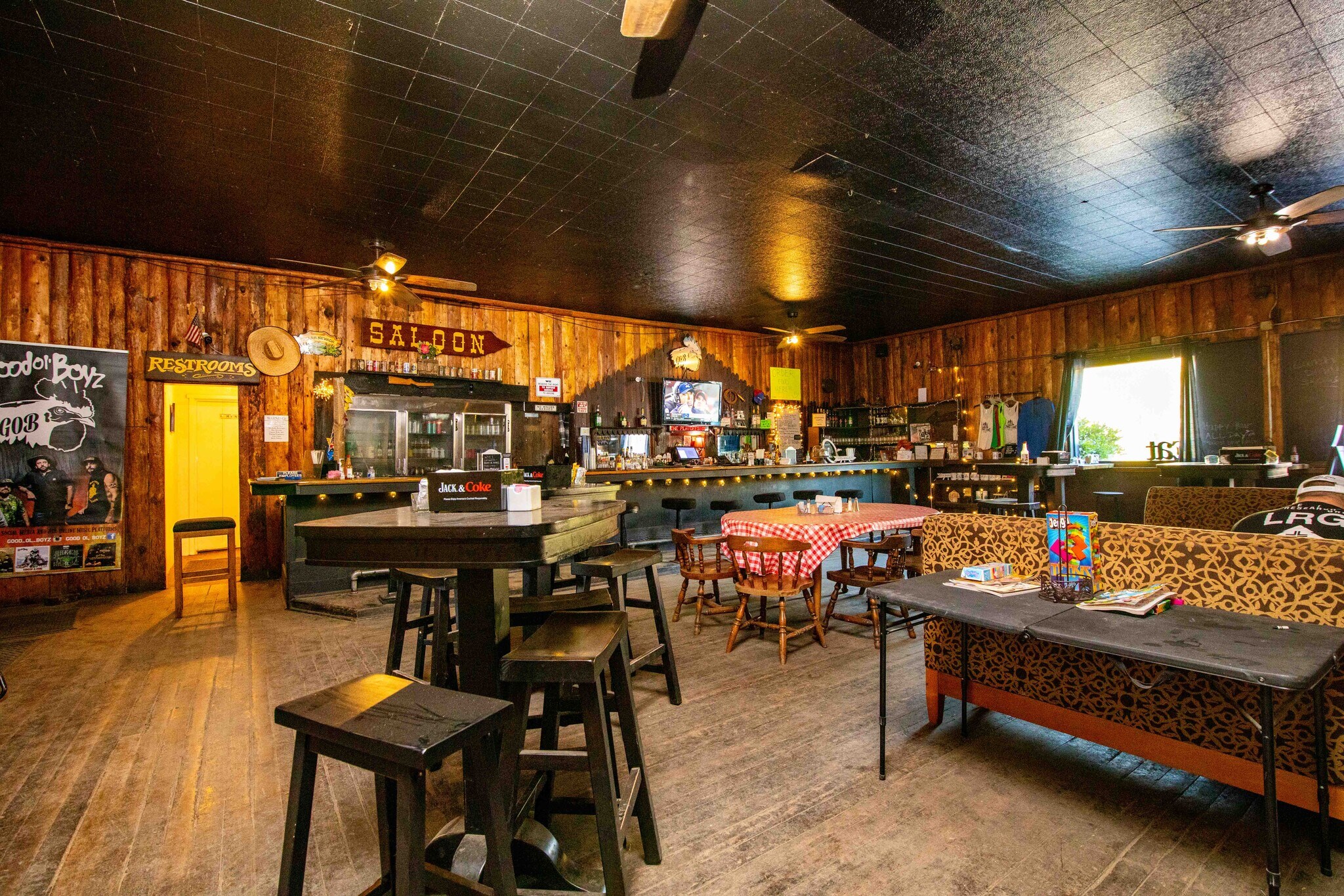 53783 N Highway 245, Miramonte, CA 93641 Pinehurst Lodge Bar and