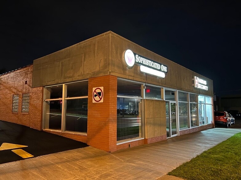 5252 Ridge Rd, Parma, OH for lease - Building Photo - Image 3 of 13