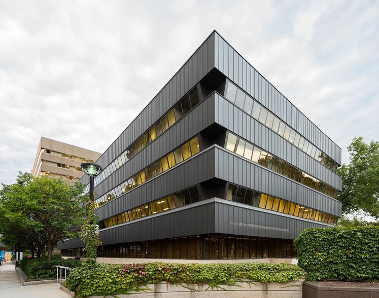 1122 Grande Allée O, Québec, QC for lease - Primary Photo - Image 1 of 1