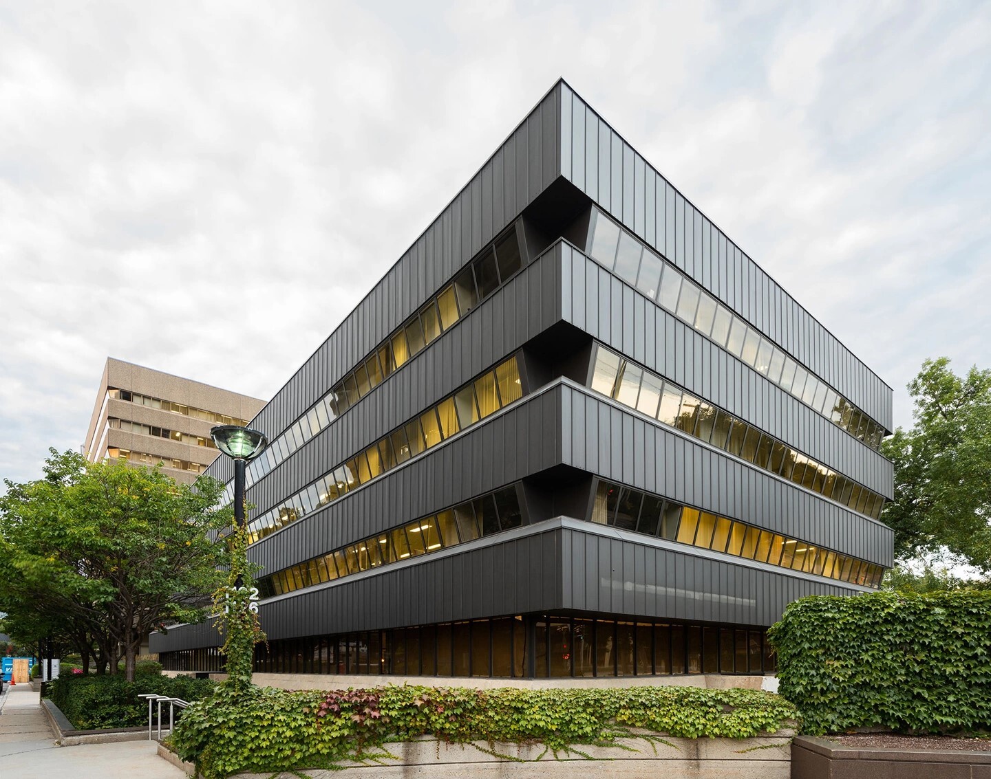 1122 Grande Allée O, Québec, QC for lease Primary Photo- Image 1 of 2