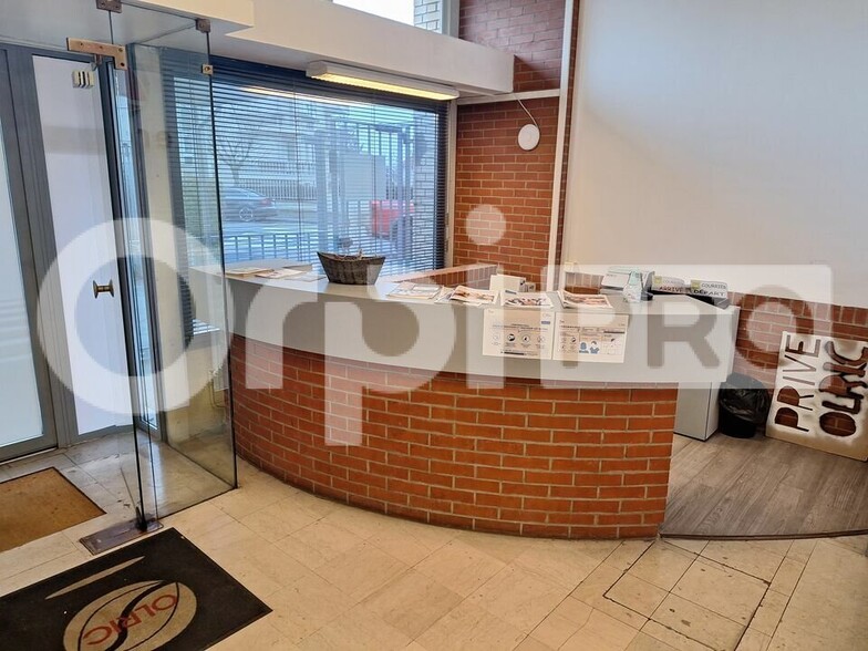Office in Senlis for lease - Building Photo - Image 1 of 11