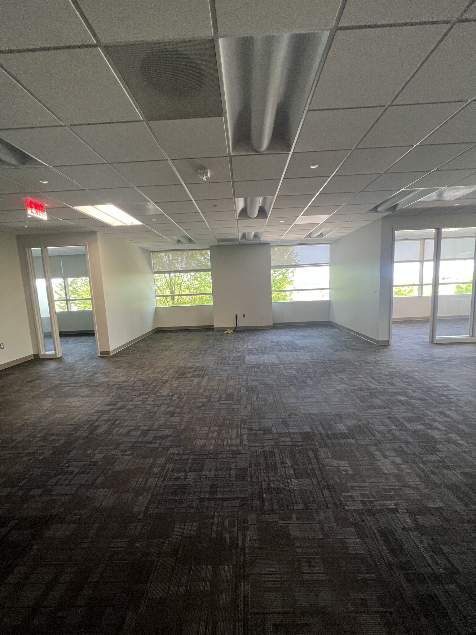 1000 Oakbrook Dr, Ann Arbor, MI for lease Interior Photo- Image 1 of 23