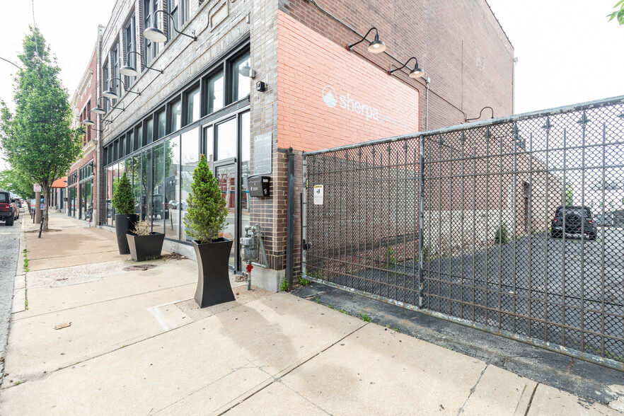 3026 Locust St, Saint Louis, MO for lease - Building Photo - Image 2 of 4