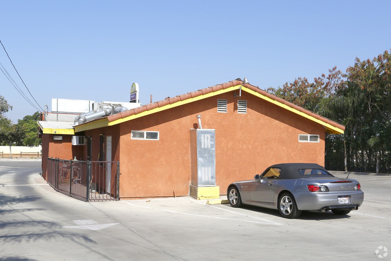 5666 Etiwanda Ave, Mira Loma, CA 91752 Property Record