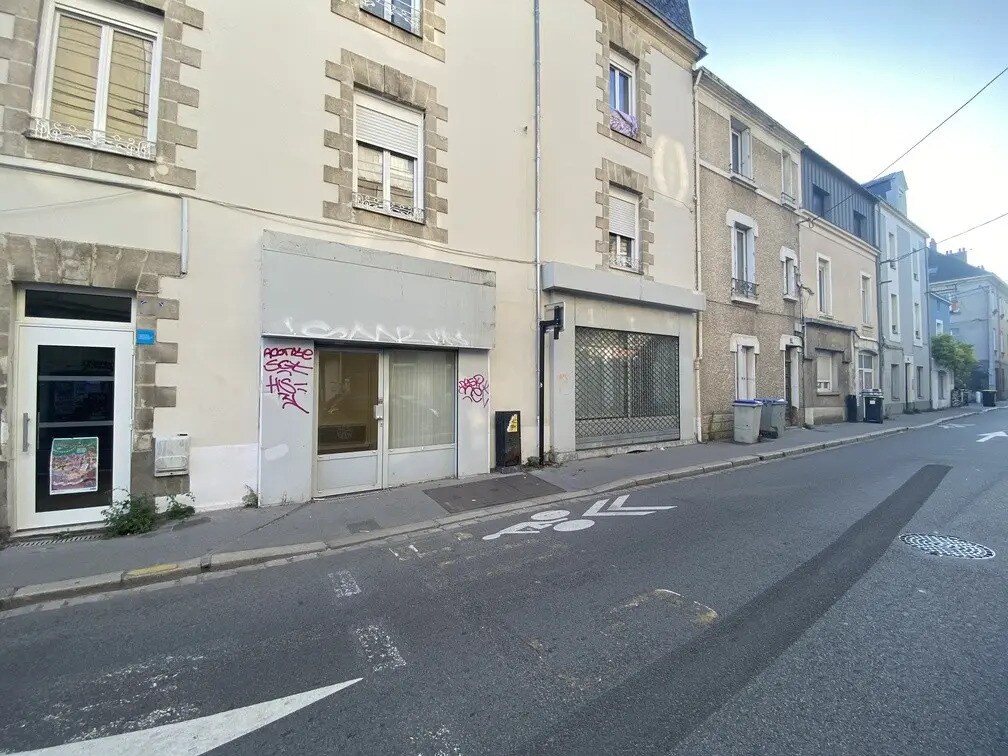 Retail in Nantes for lease Building Photo- Image 1 of 5