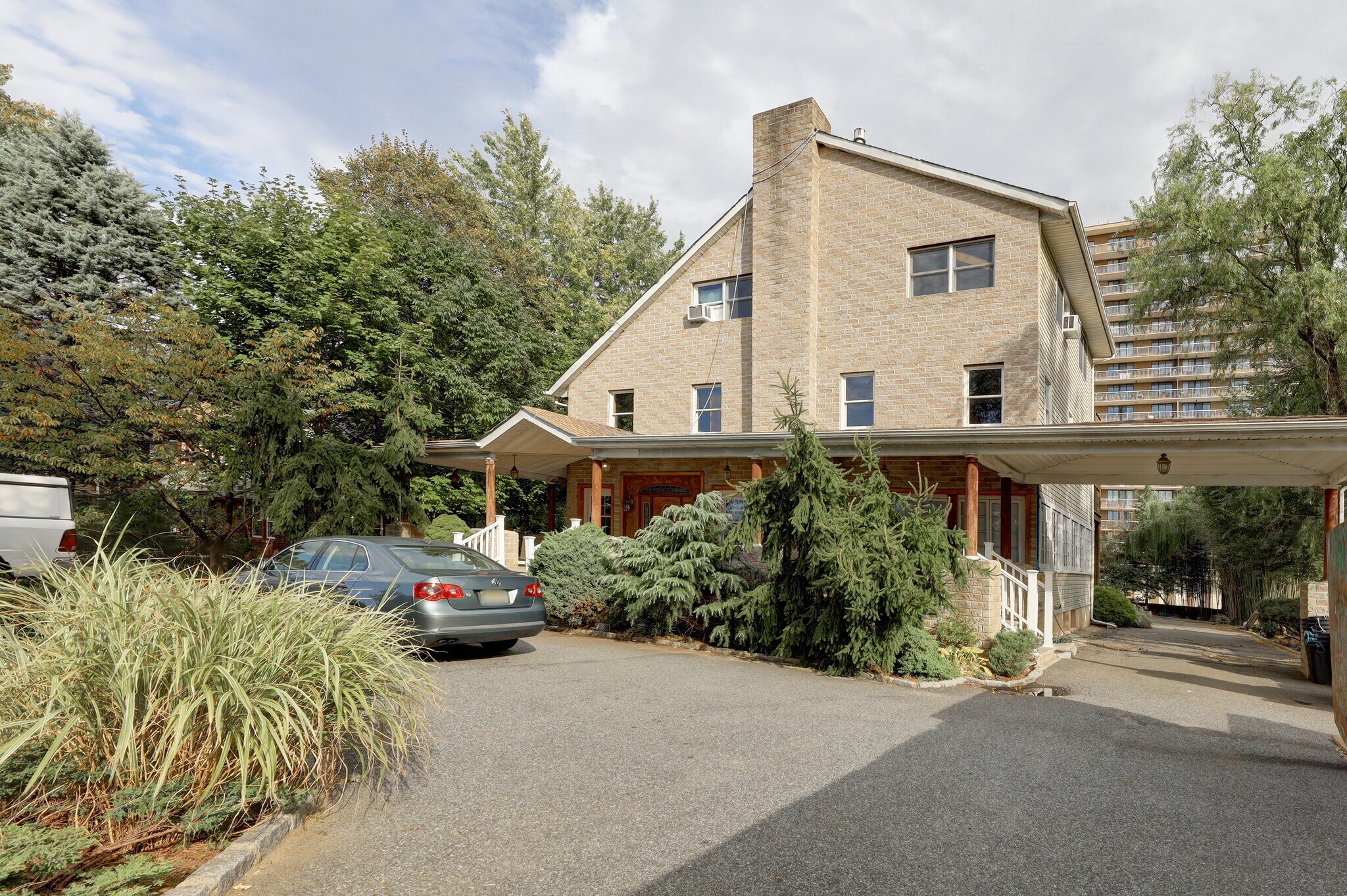 146 Summit Ave, Hackensack, NJ 07601