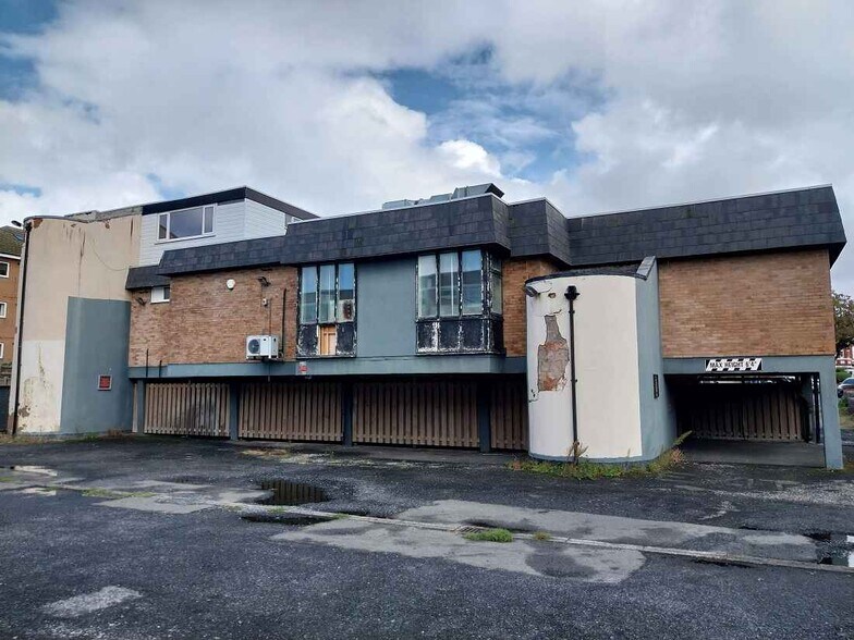 192 Hilbre Rd, Wirral for lease - Building Photo - Image 2 of 4