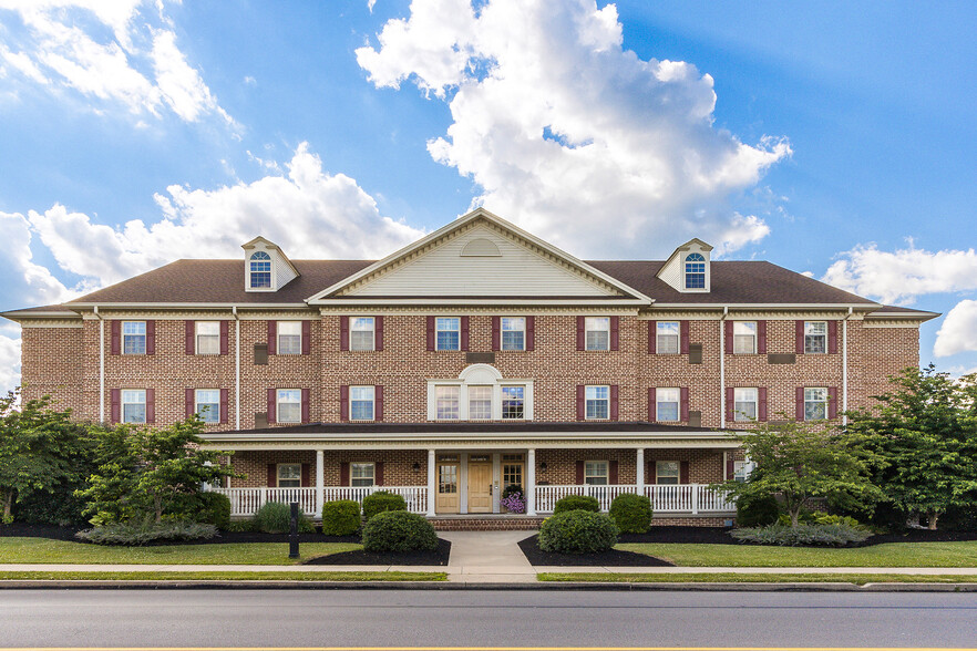 214 N Market St, Selinsgrove, PA for sale - Building Photo - Image 1 of 1