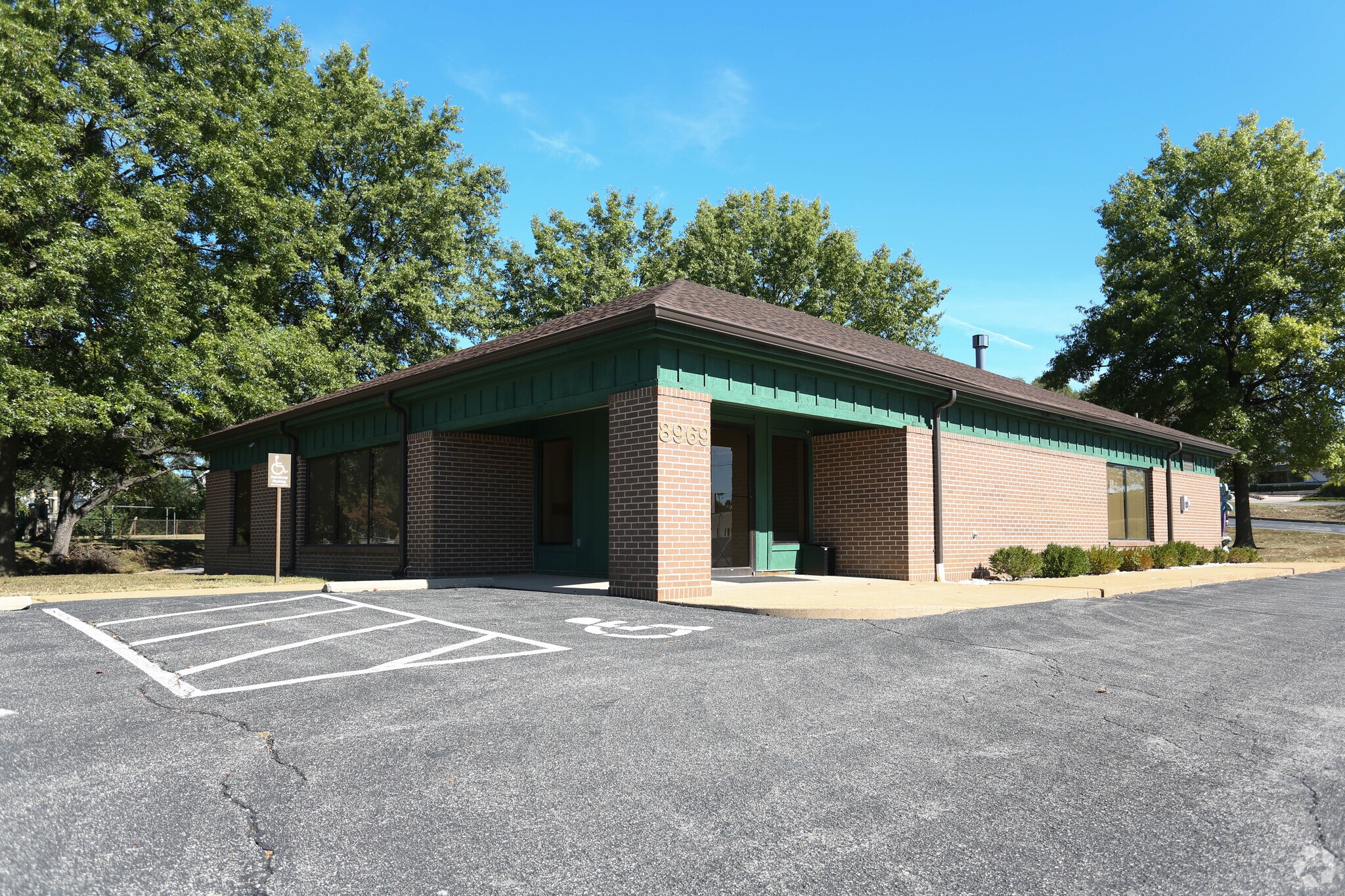 8969 Watson Rd, Saint Louis, MO for sale Primary Photo- Image 1 of 1