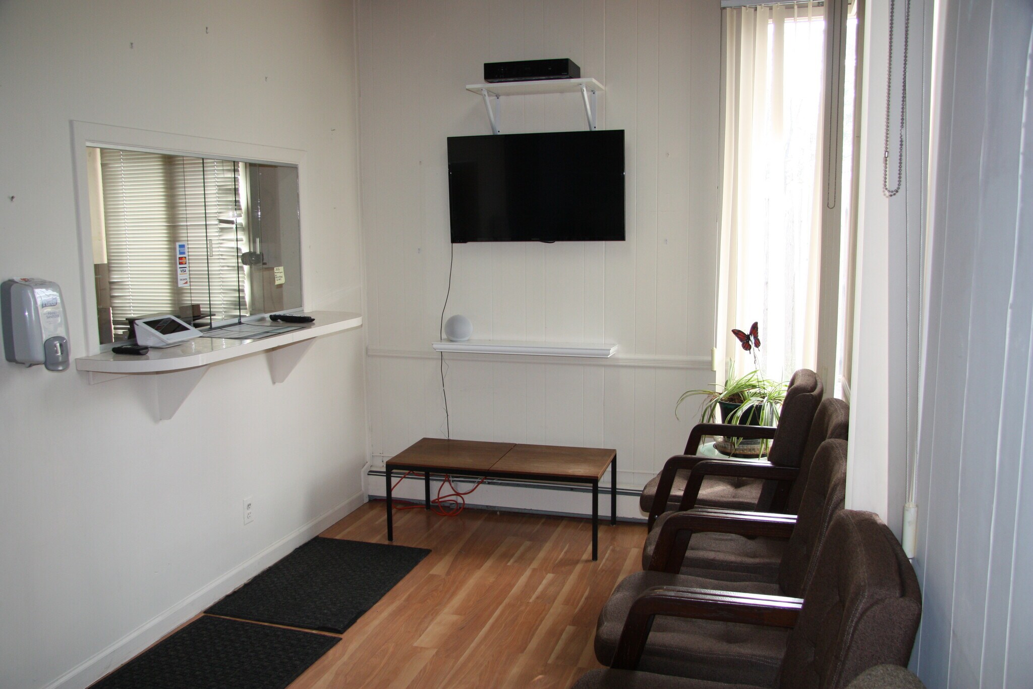 898 Oyster Bay Rd, East Norwich, NY for sale Lobby- Image 1 of 1