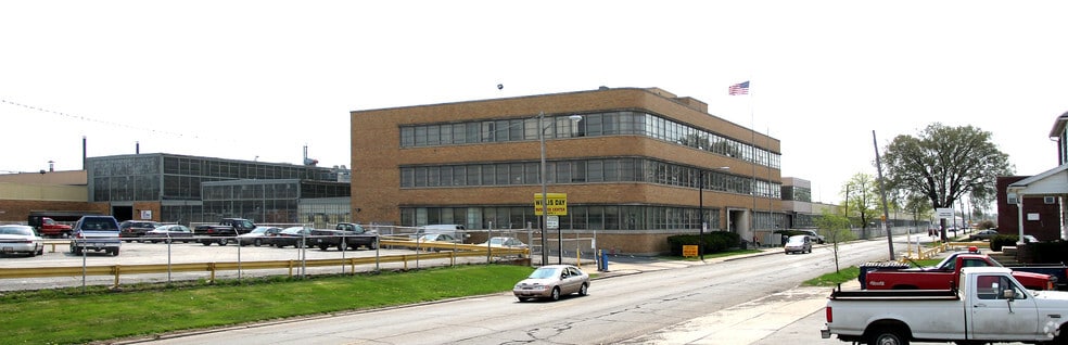 4240-4402 Bennett Rd, Toledo, OH for lease - Building Photo - Image 2 of 9