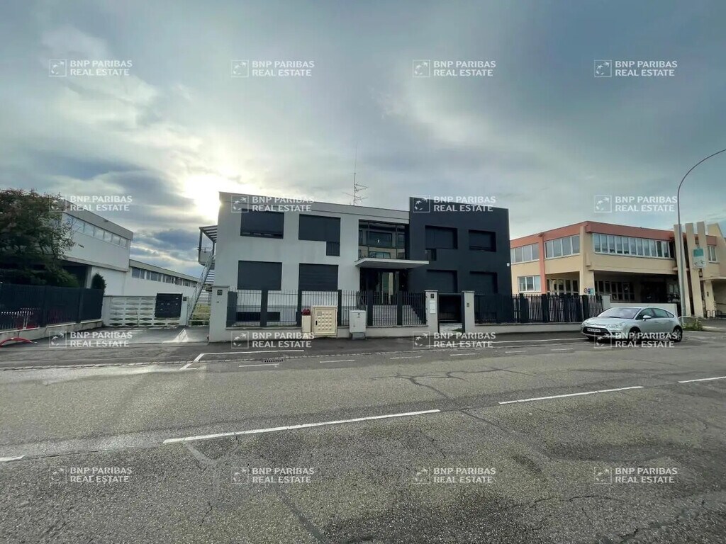 Vente Local d'activités 1 860 m² - Photo 1