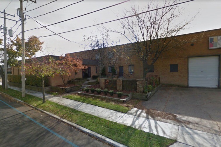 4837 W Woolworth Ave, Milwaukee, WI for lease - Building Photo - Image 2 of 8