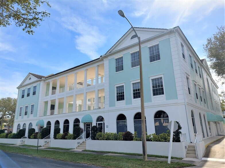 3055 Cardinal Dr, Vero Beach, FL for lease - Building Photo - Image 1 of 11