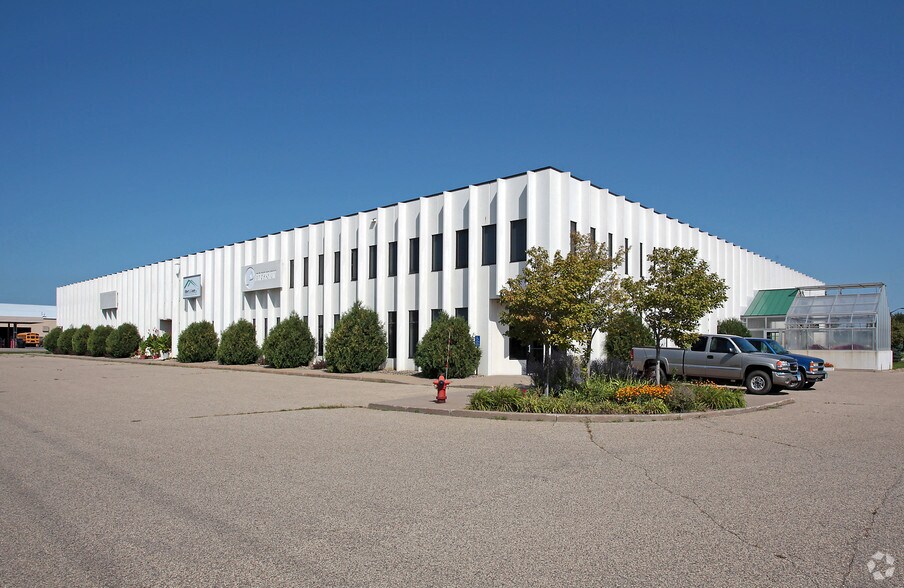 5200 211th St W, Farmington, MN for sale - Primary Photo - Image 1 of 1