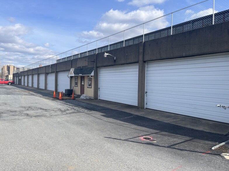 425 N 1st St, Hershey, PA for lease - Building Photo - Image 2 of 6
