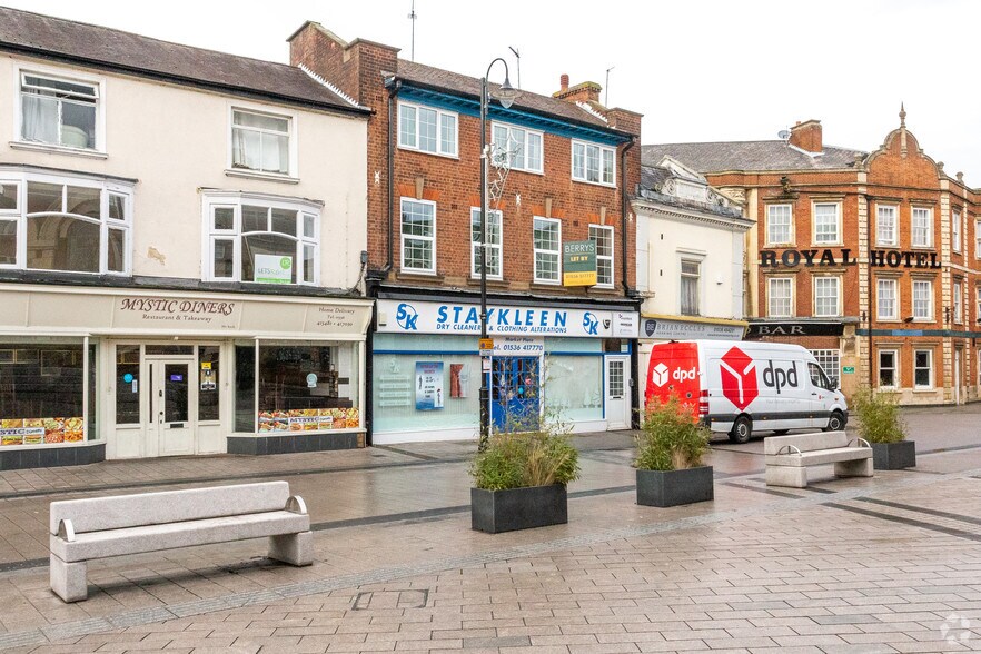 1212A Market Pl, Kettering, NN16 0AJ