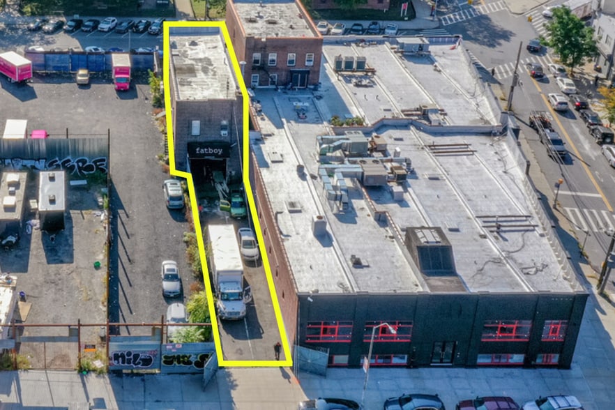 279 Frost St, Brooklyn, NY for lease - Building Photo - Image 2 of 28