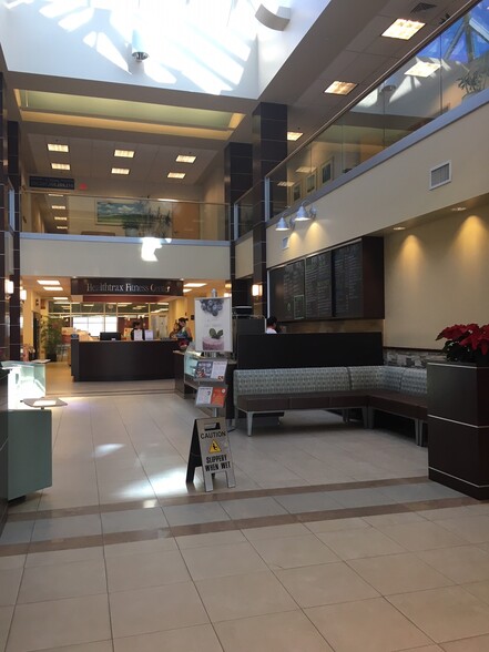 100 Simsbury Rd, Avon, CT for lease - Lobby - Image 2 of 20