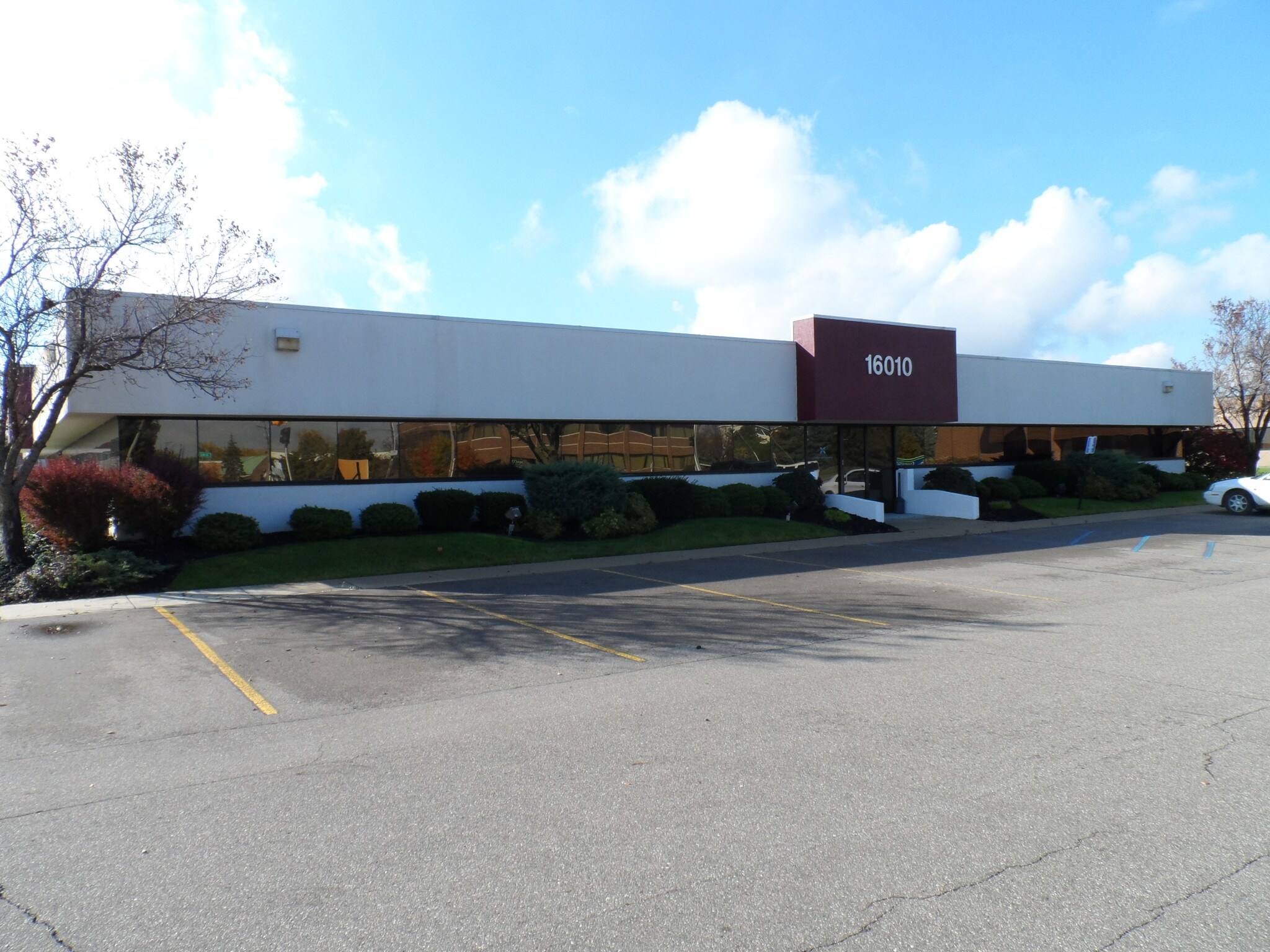 16010 19 Mile Rd, Clinton Township, MI 48038