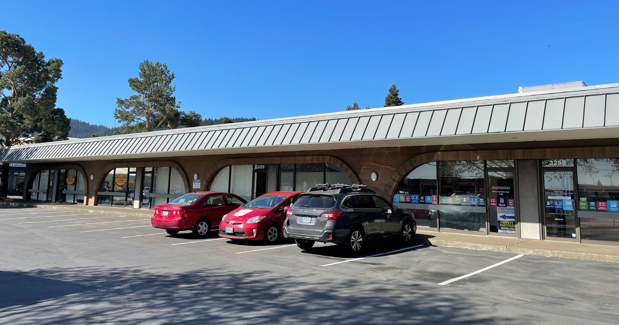 3571-3599 NW Yeon Ave, Portland, OR for lease Building Photo- Image 1 of 2