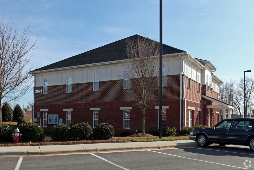 3021 Berks Way, Raleigh, NC for lease - Building Photo - Image 3 of 4